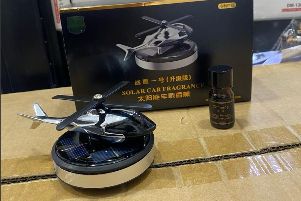 Désodorisant de Voiture Hélicoptère à Énergie Solaire